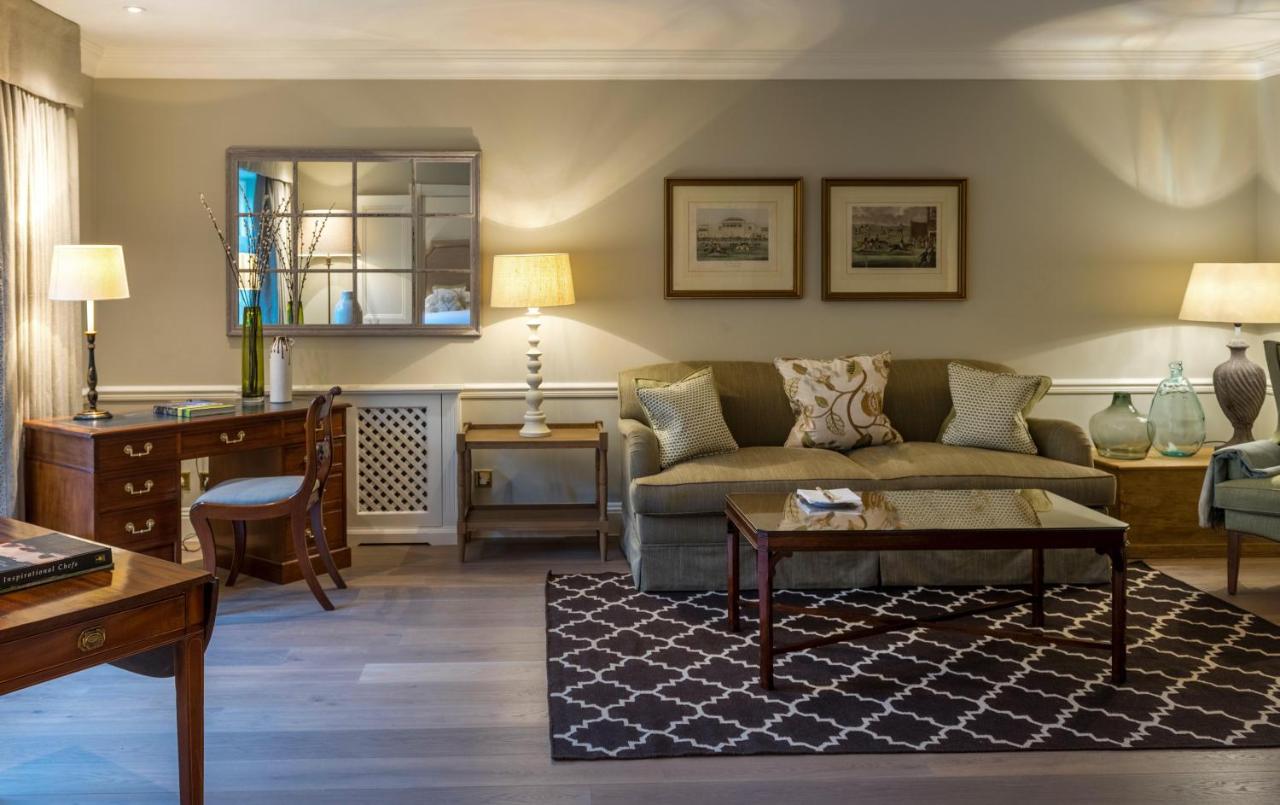 Chewton Glen Hotel - An Iconic Luxury Hotel New Milton Esterno foto