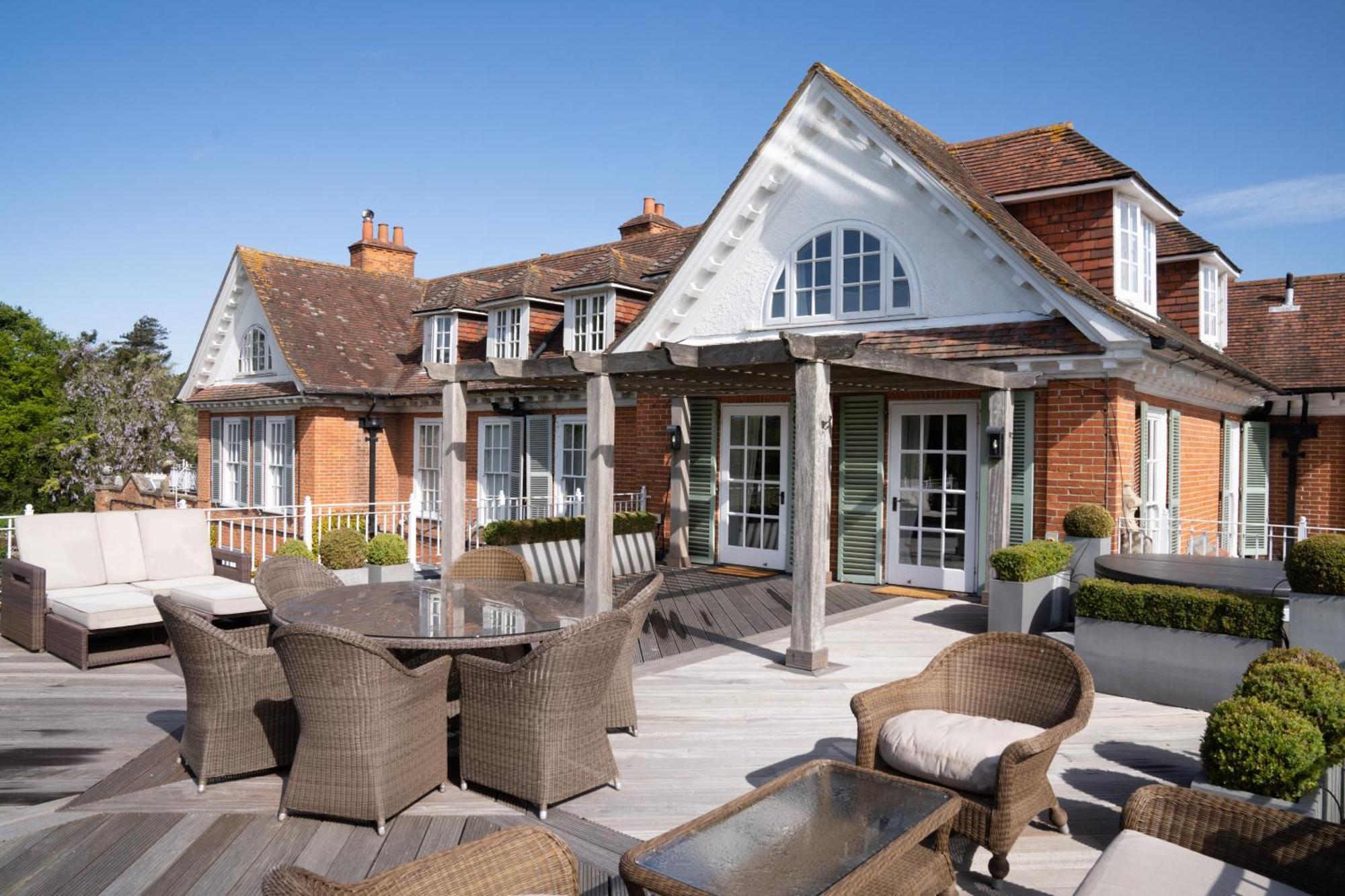Chewton Glen Hotel - An Iconic Luxury Hotel New Milton Esterno foto