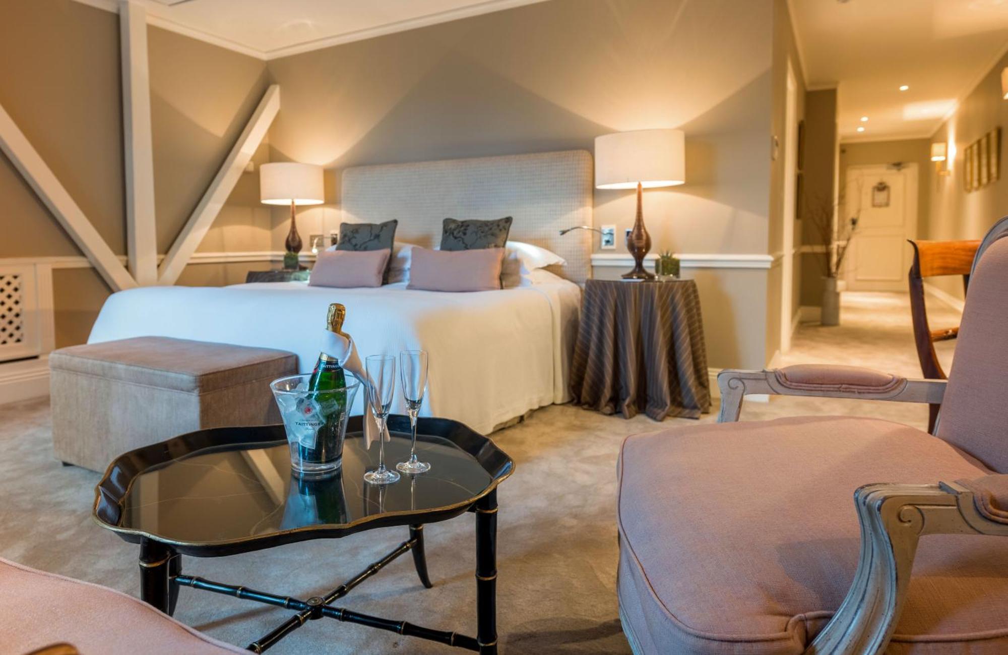 Chewton Glen Hotel - An Iconic Luxury Hotel New Milton Esterno foto