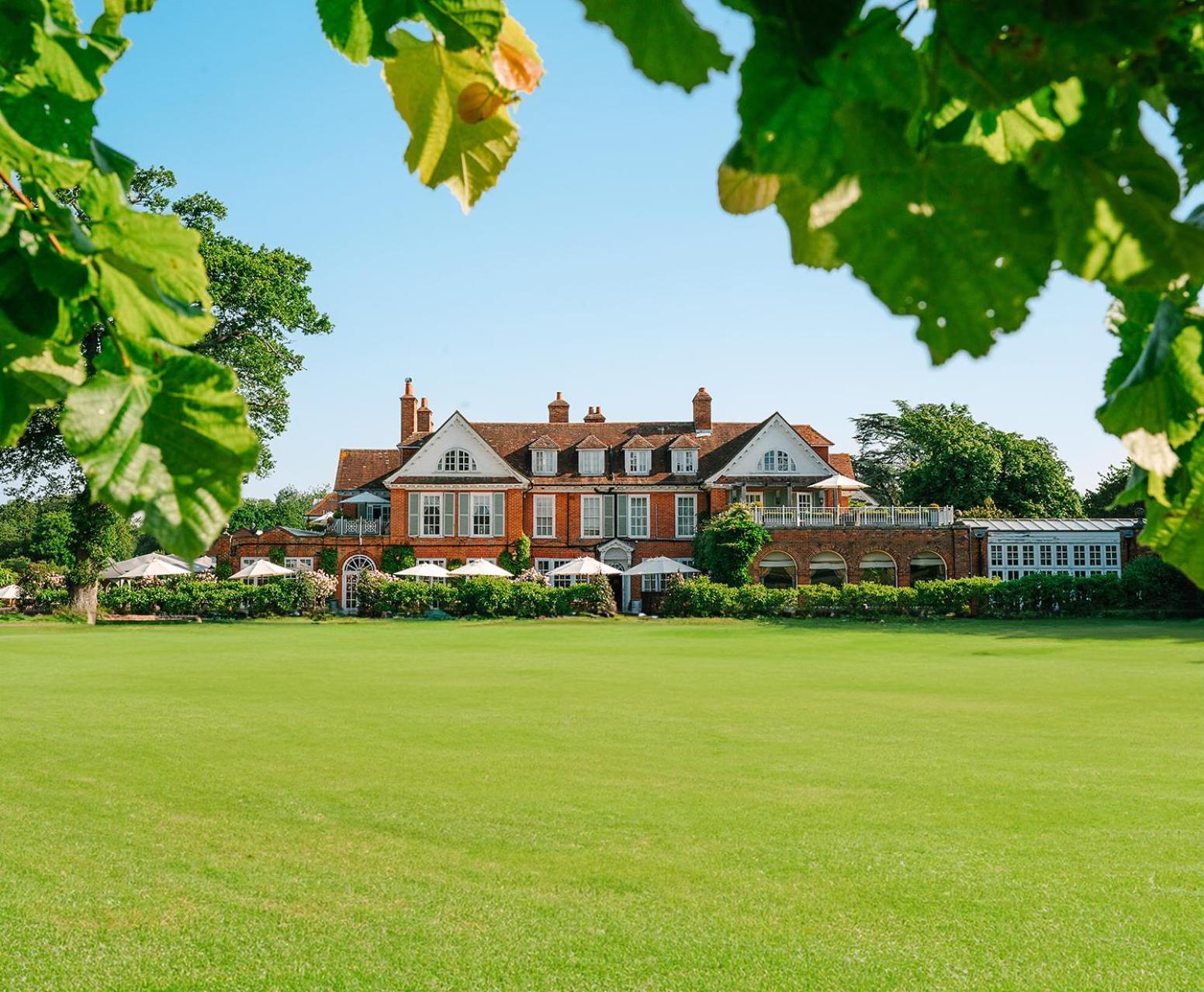 Chewton Glen Hotel - An Iconic Luxury Hotel New Milton Esterno foto