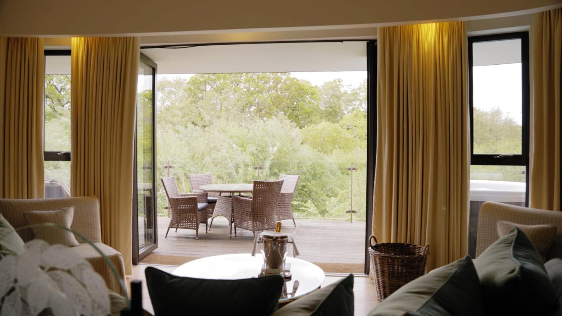 Chewton Glen Hotel - An Iconic Luxury Hotel New Milton Esterno foto