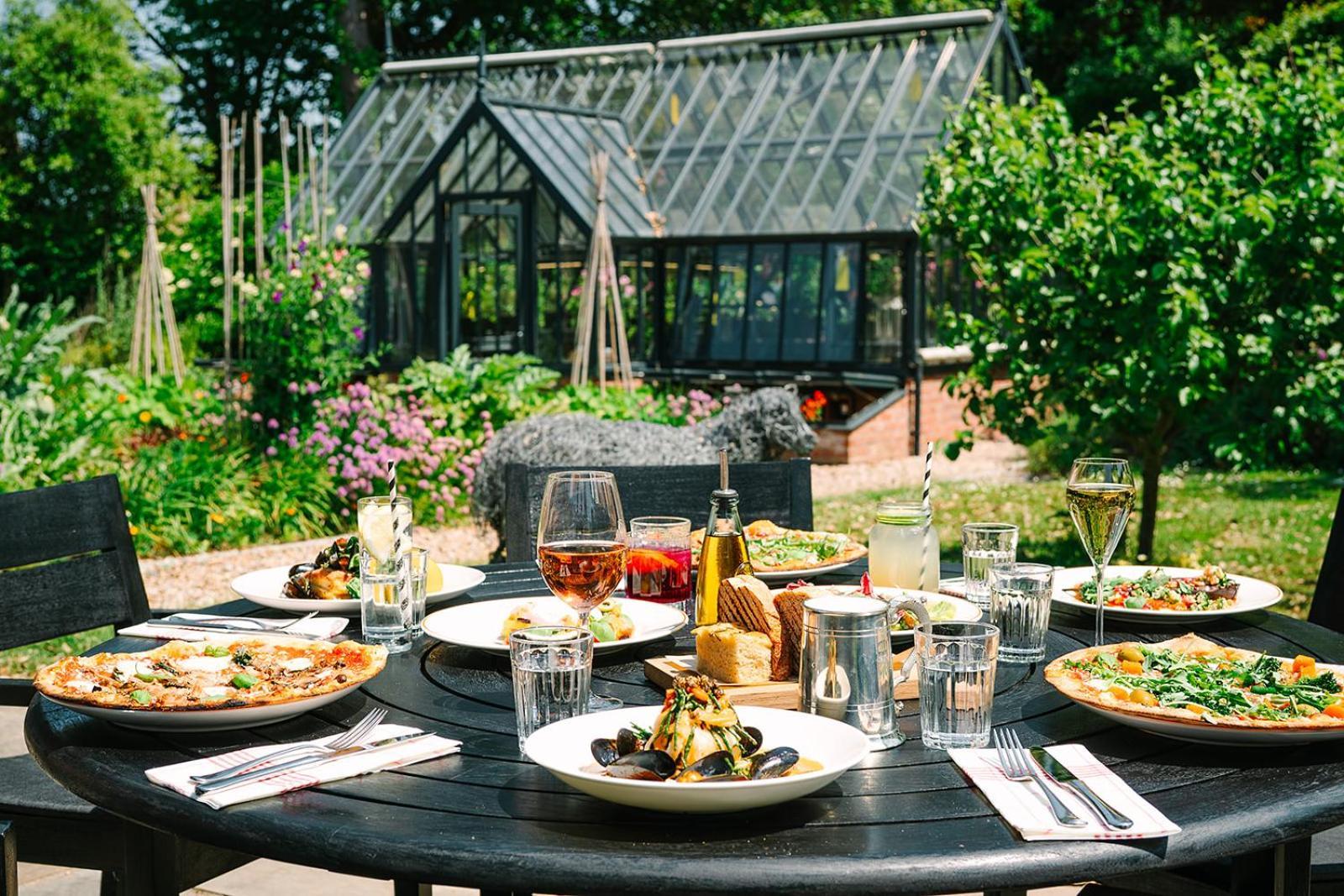 Chewton Glen Hotel - An Iconic Luxury Hotel New Milton Esterno foto