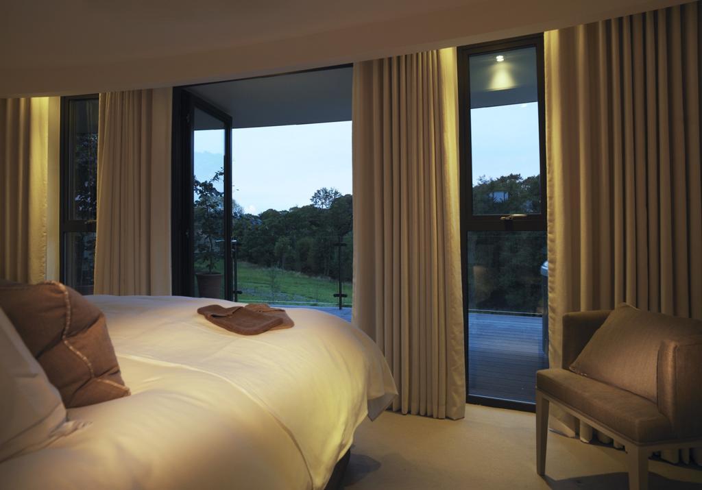 Chewton Glen Hotel - An Iconic Luxury Hotel New Milton Esterno foto