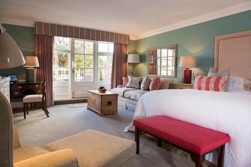 Chewton Glen Hotel - An Iconic Luxury Hotel New Milton Esterno foto
