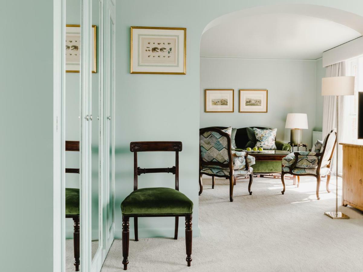 Chewton Glen Hotel - An Iconic Luxury Hotel New Milton Esterno foto