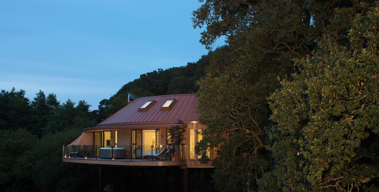 Chewton Glen Hotel - An Iconic Luxury Hotel New Milton Esterno foto